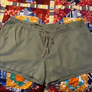 Linen shorts